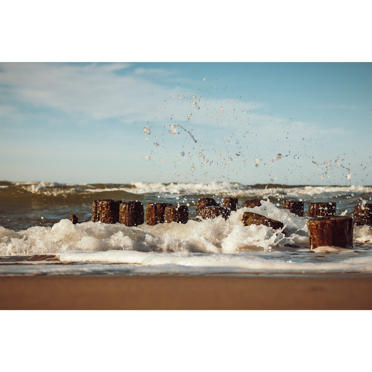 Wellenspritzer an Weststrandbuhne